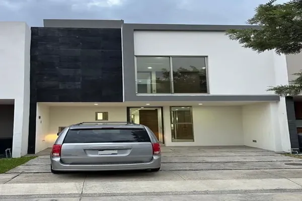 Foto de inmueble en Av. Magallanes #1130, Col. Punto Sur C.P. 45645, Tlajomulco de Zúñiga