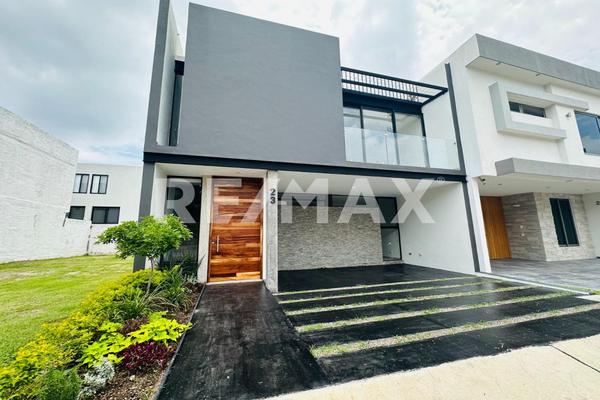 Foto de inmueble en Av Magallanes (Punto Sur), Col. Santa Anita C.P. 45645, Tlajomulco de Zúñiga