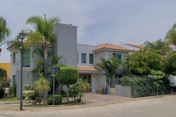 Foto de inmueble en Av. Manantial, Col. Valle Esmeralda C.P. 45138, Zapopan
