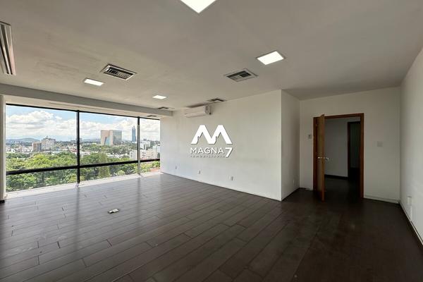 Foto de inmueble en Avenida México, Col. Circunvalación Vallarta C.P. 44680, Guadalajara