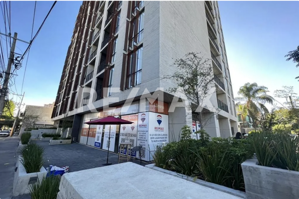 Foto de inmueble en Av. Miguel Hidalgo, Col. Ladrón de Guevara C.P. 44600, Guadalajara