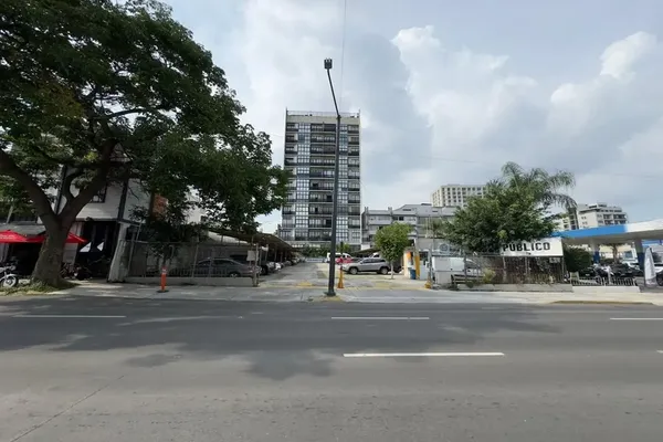 Foto de inmueble en Av. Miguel Hidalgo y Costilla #1580-B, Col. Ladrón de Guevara C.P. 44600, Guadalajara