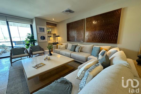 Foto de inmueble en AV. Nizuc, Col. Supermanzana 13 C.P. 77504, Benito Juárez