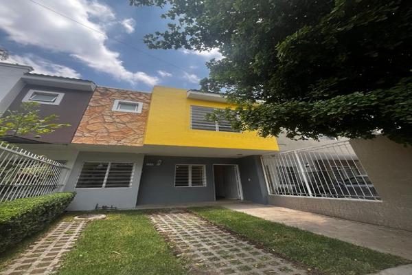 Foto de inmueble en Avenida padre Xavier Schiefler #744, Col. Parques del Bosque C.P. 45609, San Pedro Tlaquepaque