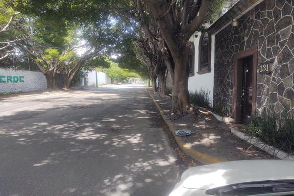 Foto de inmueble en Av palmira #130, Col. Palmira Tinguindin C.P. 62490, Cuernavaca