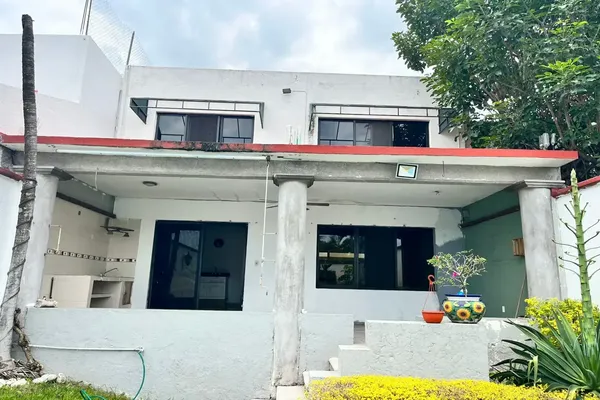 Foto de inmueble en Avenida Palmira #140, Col. Palmira Tinguindin C.P. 62490, Cuernavaca