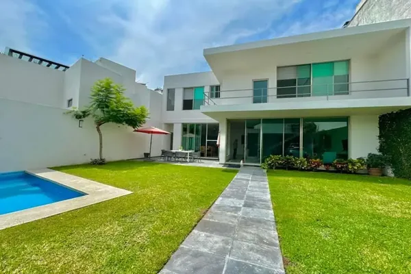 Foto de inmueble en Av. Palmira #-, Col. Palmira Tinguindin C.P. 62490, Cuernavaca