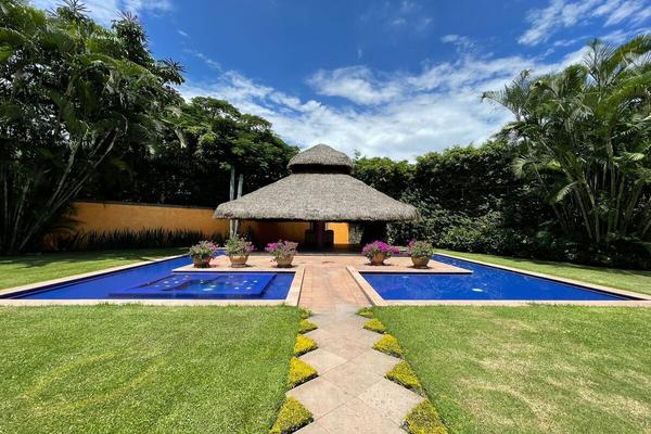 Foto de inmueble en Avenida Palmira, Col. Palmira Tinguindin C.P. 62490, Cuernavaca