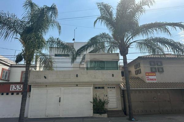 Foto de inmueble en av. Panorama con esquina Nepomuceno #841, Col. Valle del Campestre C.P. 37150, León