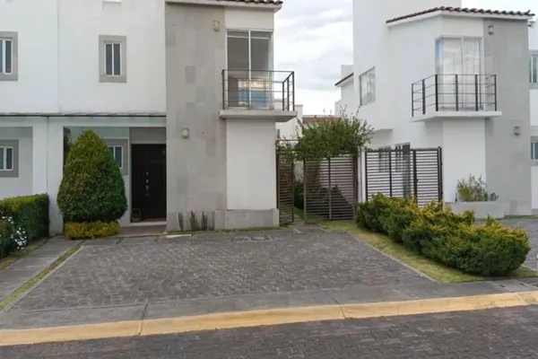 Foto de inmueble en Ave. Parque de los Laureles #27, Col. San Miguel Totocuitlapilco C.P. 52143, Metepec