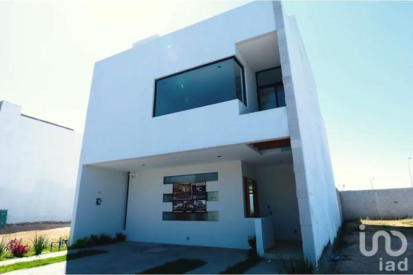 Foto de inmueble en Avenida Paseo de los Emperadores #118, Col. Valle Imperial C.P. 45134, Zapopan