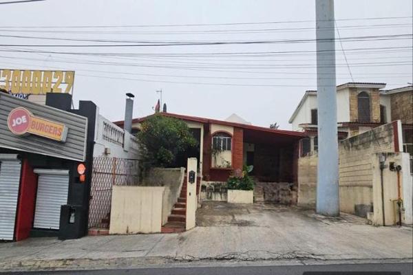 Foto de inmueble en Avenida Paseo de los Leones #2742, Col. Las Cumbres 1 Sector C.P. 64610, Monterrey