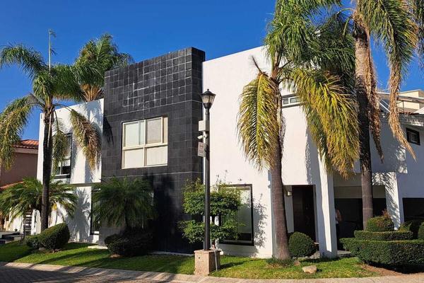 Foto de inmueble en Avenida paseo de los virreyes, Col. Virreyes Residencial C.P. 45110, Zapopan