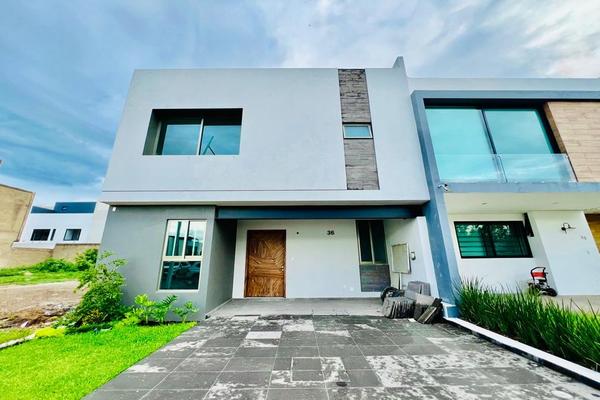 Foto de inmueble en Avenida Paseo del Anochecer #1207, Col. Coto Miraflores C.P. 45134, Zapopan