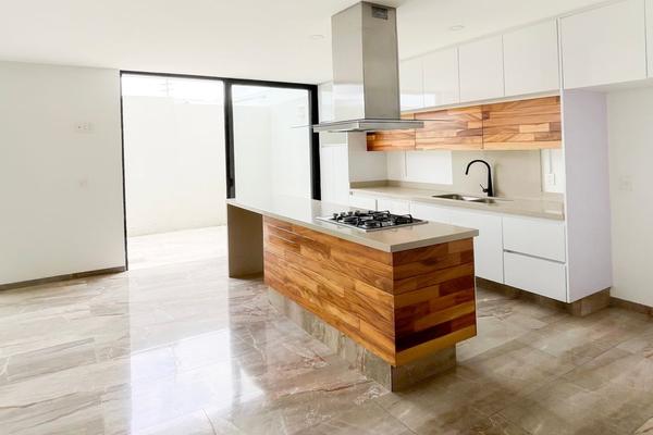 Foto de inmueble en Avenida Paseo del Anochecer #964, Col. Coto Miraflores C.P. 45134, Zapopan