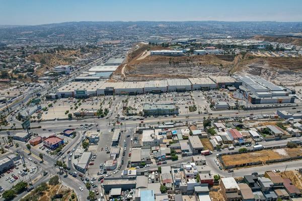 Foto de inmueble en Avenida Paseo del Guaycura, Col. Ampliación Guaycura C.P. 22214, Tijuana