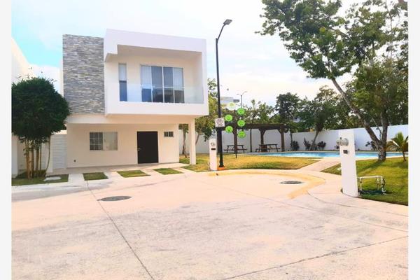 Foto de inmueble en AVENIDA PASEO DEL MAYAB Y AVENIDA 38 #COTO 4A, Col. Nuevo Centro Urbano C.P. 77723, Solidaridad