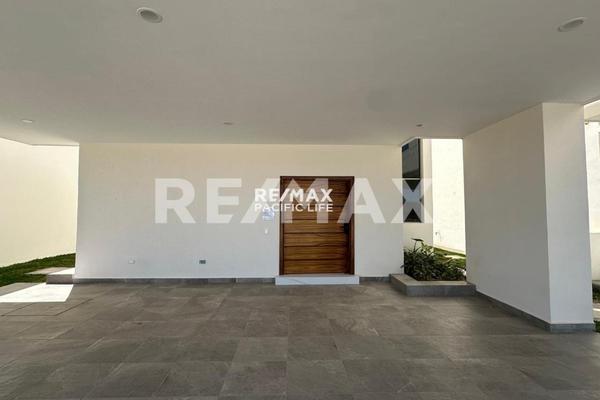 Foto de inmueble en Av. Paseo del pacífico, Col. El Venadillo C.P. 82129, Mazatlán