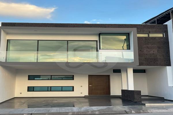 Foto de inmueble en Avenida Paseo del Pacífico, Col. Isla Mazatlán C.P. 82103, Mazatlán