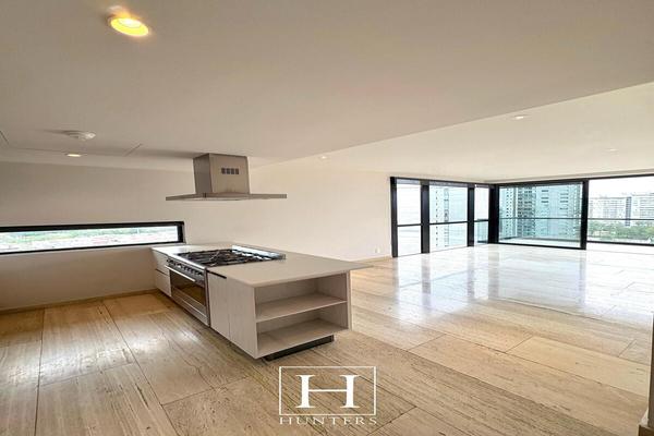 Foto de inmueble en Av. Paseo la Toscana, Col. Valle Real C.P. 45019, Zapopan