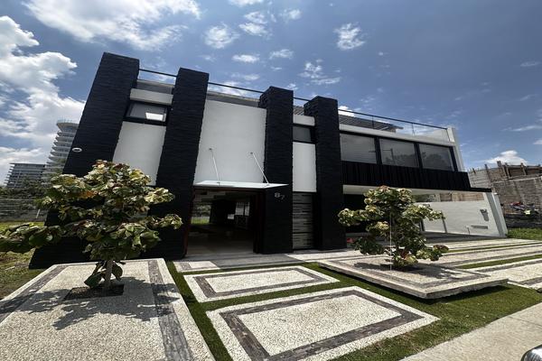 Foto de inmueble en Av. Paseo la Toscanacoto la toscana 2, Col. Valle Real C.P. 45019, Zapopan