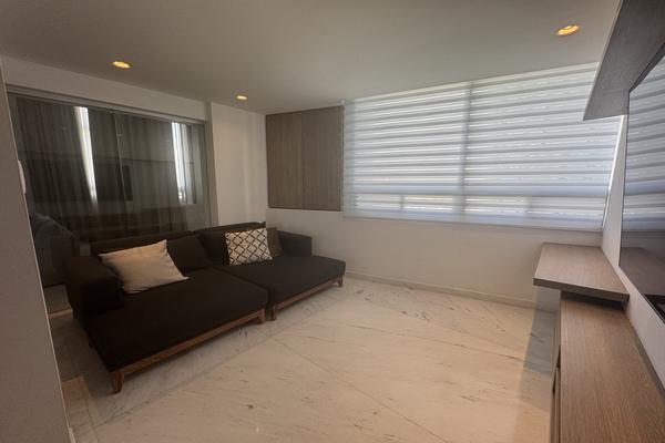 Foto de inmueble en Av. Paseo Royal Country, Col. Puerta de Hierro C.P. 45116, Zapopan