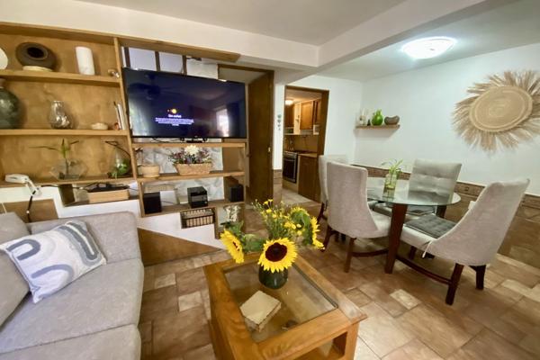 Foto de inmueble en Avenida Pedro Coronel #82, Col. Las Azucenas C.P. 76116, Querétaro