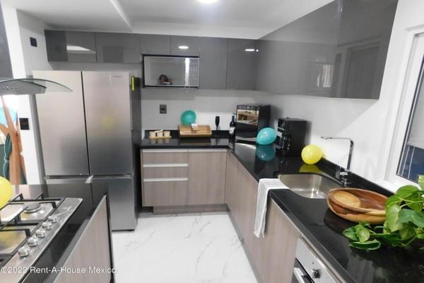 Foto de inmueble en Avenida Pedro Guzmán #1, Col. Lomas de San Lorenzo C.P. 52975, Atizapán de Zaragoza