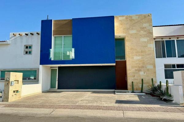 Foto de inmueble en av. Peña de Bernal, Col. Residencial el Refugio C.P. 76146, Querétaro