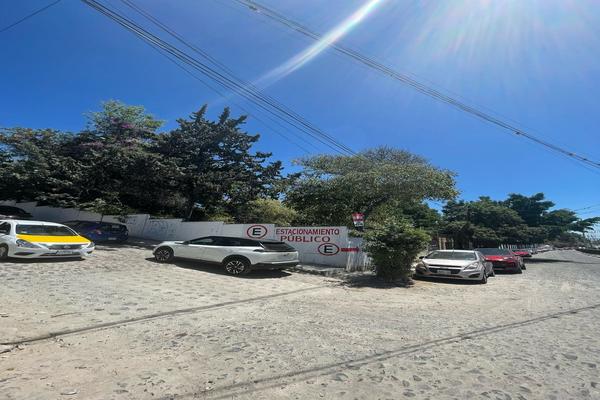 Foto de inmueble en Av. Pepe Guizar, Col. Chapala Centro C.P. 45900, Chapala