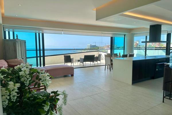 Foto de inmueble en Av. Playa los Picos, Col. Cruz de Huanacaxtle C.P. 63734, Bahía de Banderas