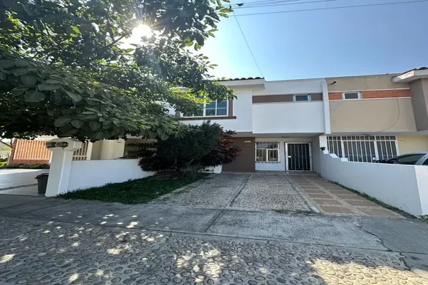 Foto de inmueble en Av. Primavera #3024, Col. Parques del Bosque C.P. 45609, San Pedro Tlaquepaque