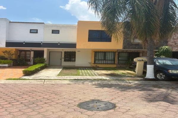 Foto de inmueble en Avenida Primavera, Col. Parques del Bosque C.P. 45609, San Pedro Tlaquepaque