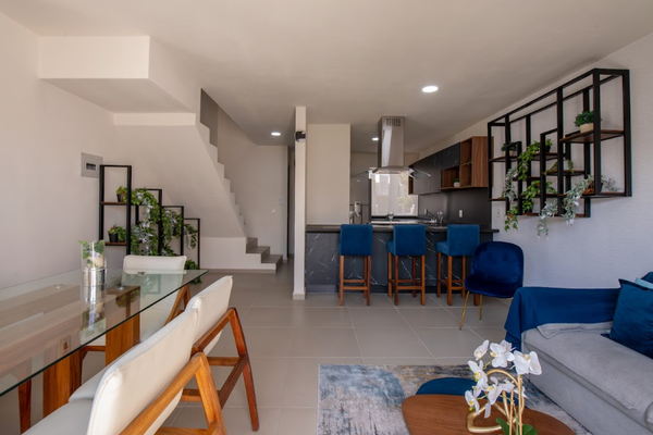Foto de inmueble en Av. Primero de Mayo, Col. Santa Cruz Del Valle C.P. 45655, Tlajomulco de Zúñiga