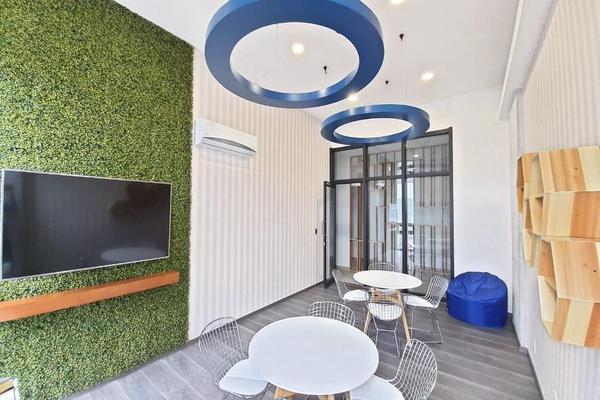 Foto de inmueble en Av. Prof. Moises Saens, Col. Mitras Centro C.P. 64460, Monterrey