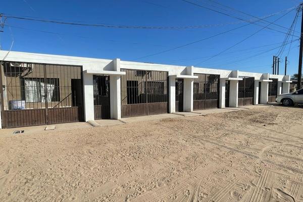 Foto de inmueble en AVENIDA PUEBLA ENTRE CALLE 3 Y 4, Col. Del Bosque C.P. 83480, San Luis Río Colorado