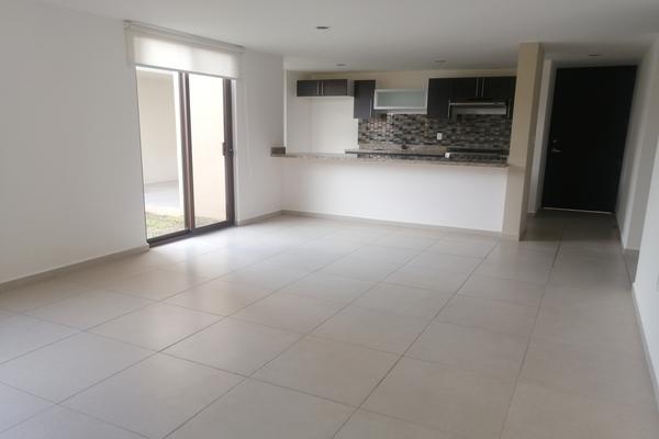 Foto de inmueble en Av. Puerta Real, Col. Puerta Real C.P. 76910, Corregidora