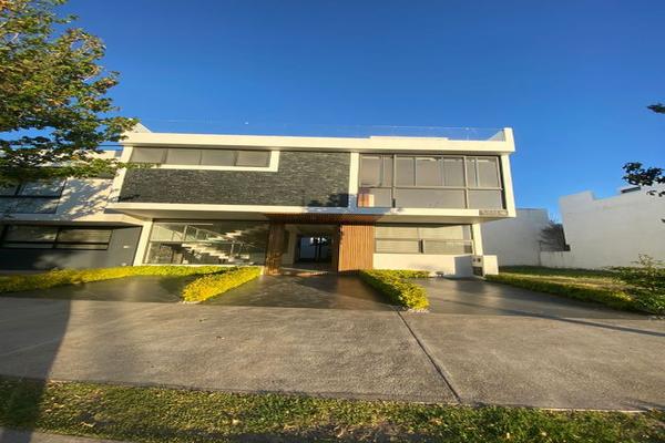 Foto de inmueble en Avenida Punto Sur #6387, Col. Fraccionamiento Vista Sur Residencial C.P. 45640, Tlajomulco de Zúñiga