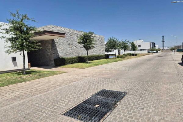 Foto de inmueble en Av Punto Sur, Col. Los Gavilanes C.P. 45645, Tlajomulco de Zúñiga