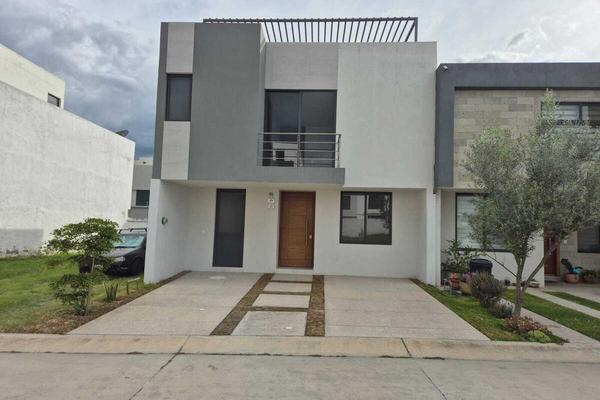 Foto de inmueble en Av. Punto Sur, Col. Los Gavilanes C.P. 45645, Tlajomulco de Zúñiga