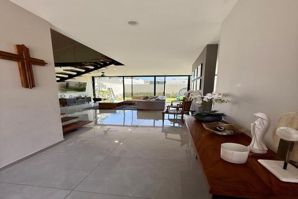Foto de inmueble en Avenida Ramón Corona, Col. Colinas de Santa Anita C.P. 45640, Tlajomulco de Zúñiga
