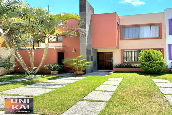 Foto de inmueble en AV. REAL UNIVERSIDAD #2, Col. Real Universidad C.P. 58060, Morelia
