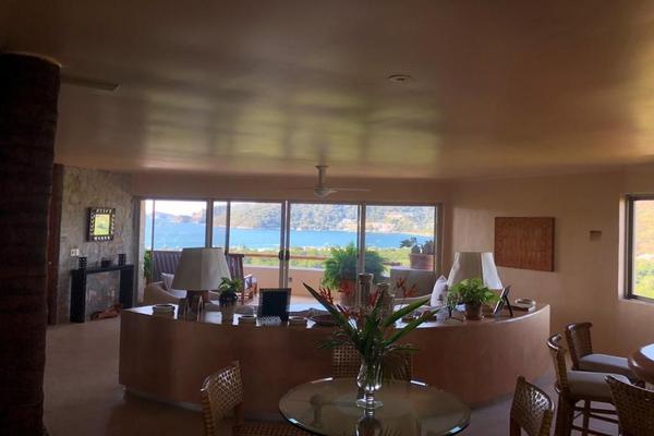 Foto de inmueble en Av. Revolcadero, Col. Real Diamante C.P. 39897, Acapulco de Juárez