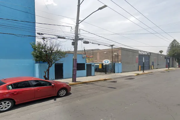 Foto de inmueble en AV REVOLUCION #0, Col. Tepalcates C.P. 09210, Iztapalapa