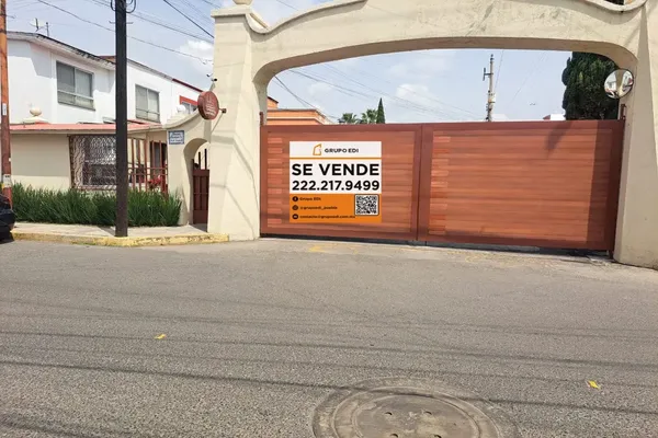 Foto de inmueble en AVENIDA REVOLUCIÓN ORIENTE #90, Col. Santiago Momoxpan C.P. 72775, San Pedro Cholula
