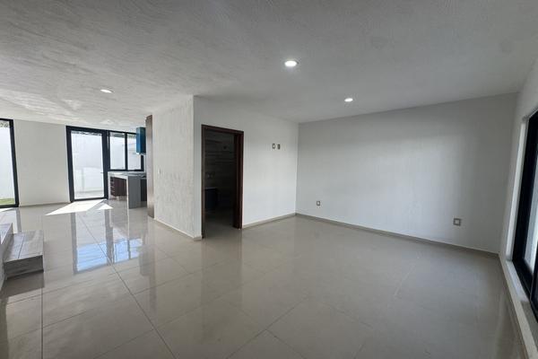 Foto de inmueble en av rio blanco, Col. Los Almendros C.P. 45135, Zapopan