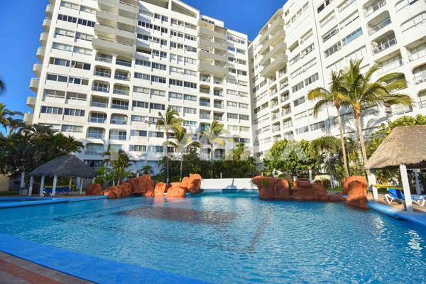 Foto de inmueble en Av. Sabalo Cerritos, Col. Quintas del Mar C.P. 82112, Mazatlán