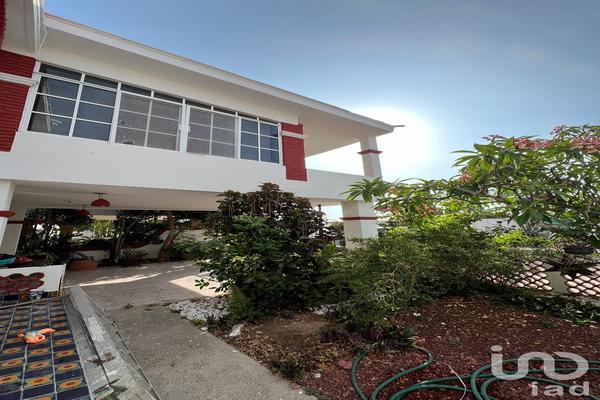 Foto de inmueble en Av. Sabalos #3330, Col. Villa Tranquila C.P. 82112, Mazatlán