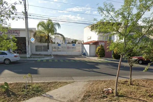 Foto de inmueble en AV. SAN MIGUEL #6080, Col. San Miguel C.P. 76118, Querétaro