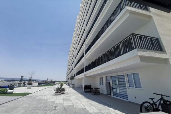 Foto de inmueble en Avenida Servidor Público, Col. Jardín Real C.P. 45136, Zapopan